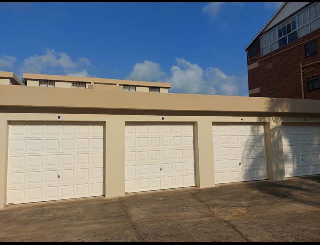 3 BEDROOM APARTMENT FOR SALE IN MANABA BEACH